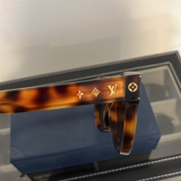 Louis Vuitton- My Monogram Square Sunglasses - Picture 5 of 10